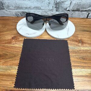 EUC Gucci Aviator Sunglasses Leather Case, Cloth, & Bag Included O/S 135